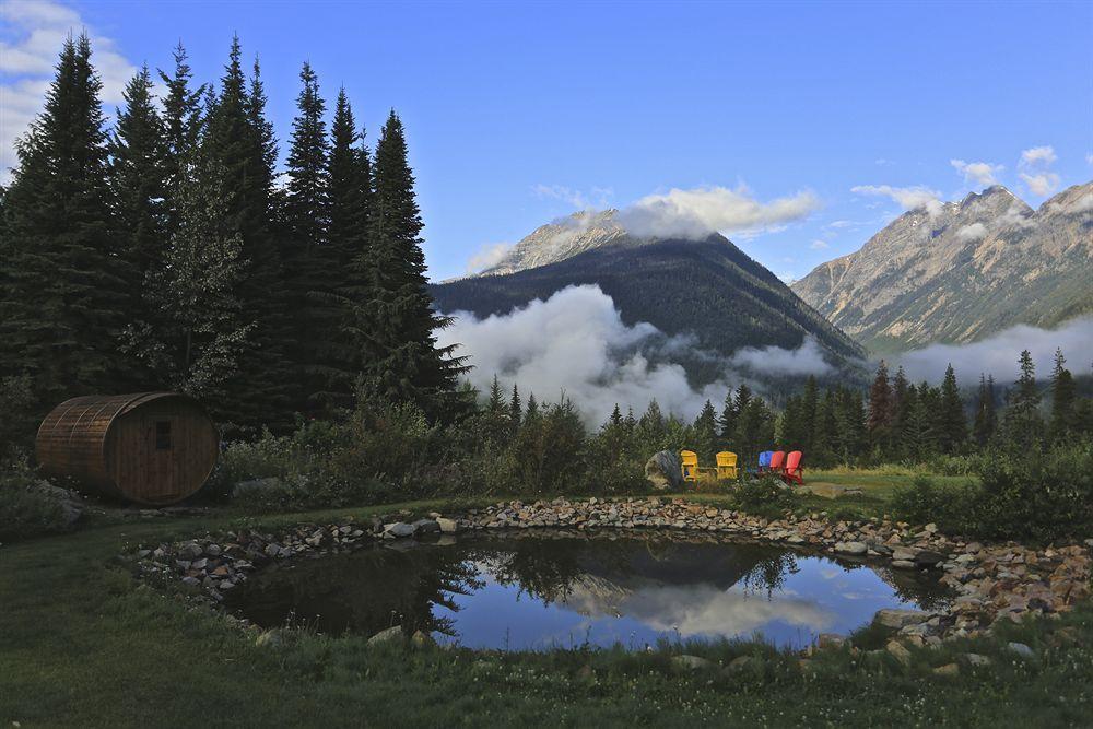 Heather Mountain Lodge Rogers Pass Exterior photo