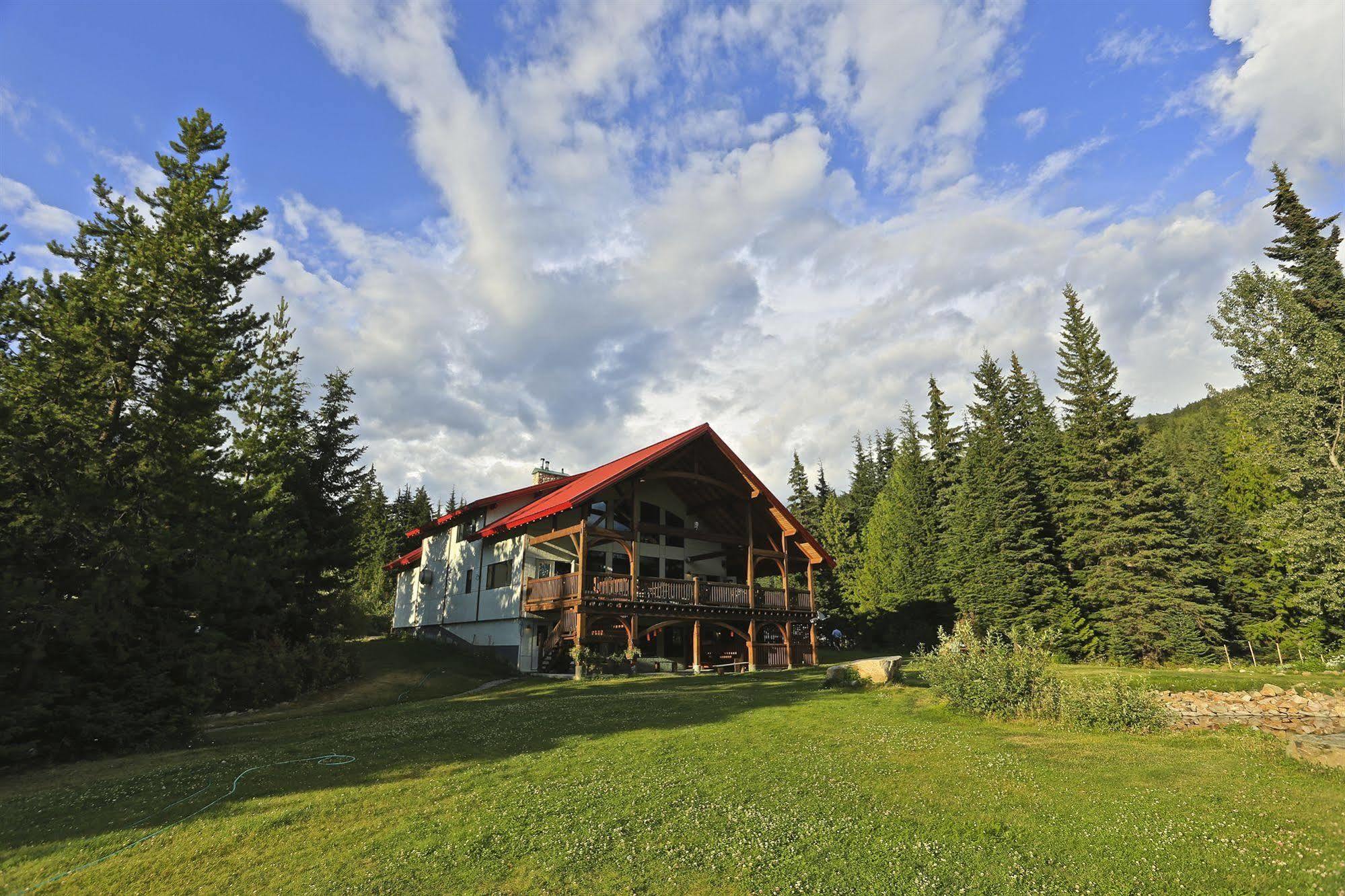 Heather Mountain Lodge Rogers Pass Exterior photo